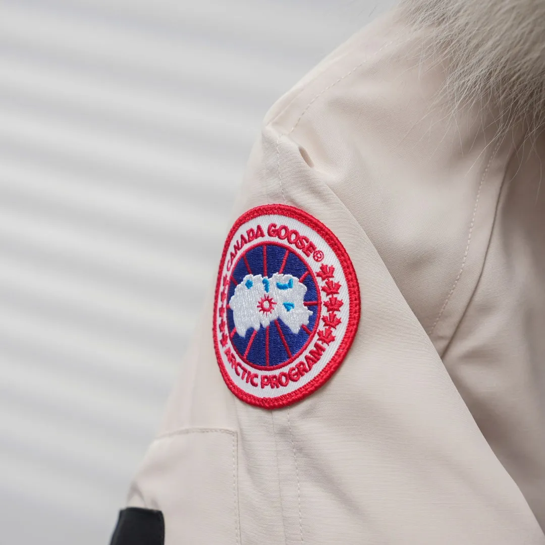 P720 CANADA GOOSE丨Canada Goose 01 pilot hooded down jacket Color: Off-white Size: XS-XXL